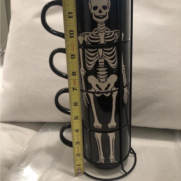 Set Of 4 Black & White Skeleton Stacking Stackable Mugs w Wire Rack Goth Tower - Picture 5 of 11